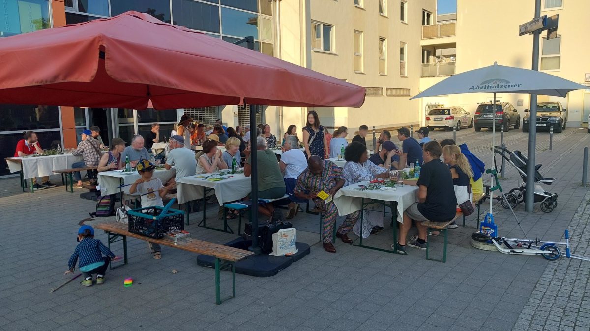 Gemeinsam am Tisch - Vielfalt teilen, Lebensmittel retten